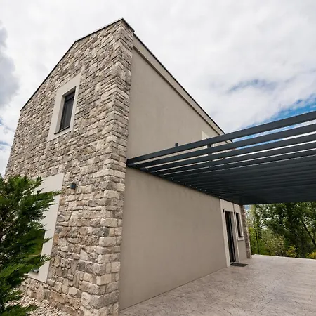 Casa San Hill Vila *